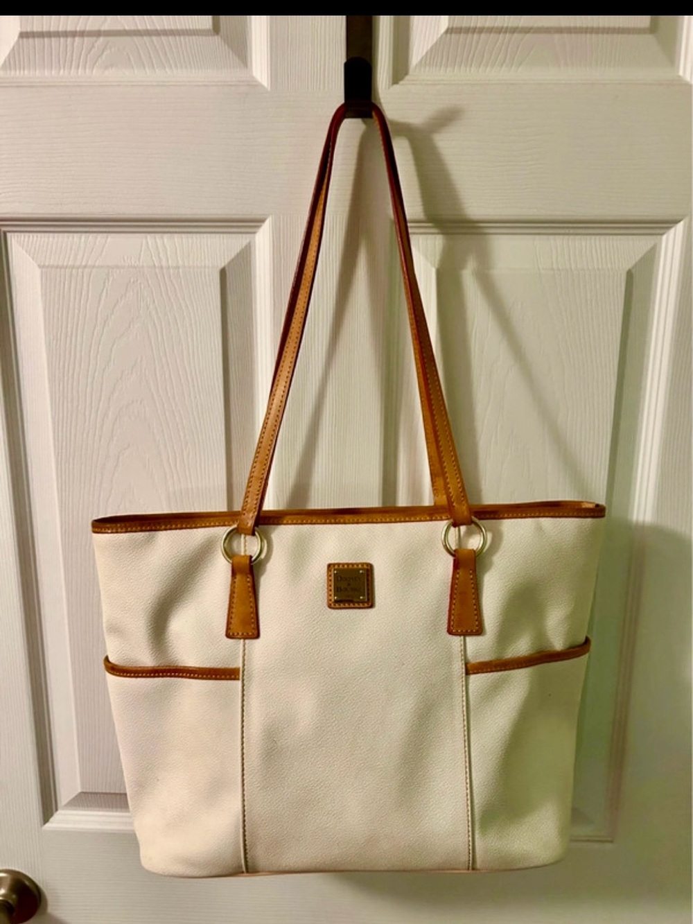 Dooney & Bourke large white shoulder bag